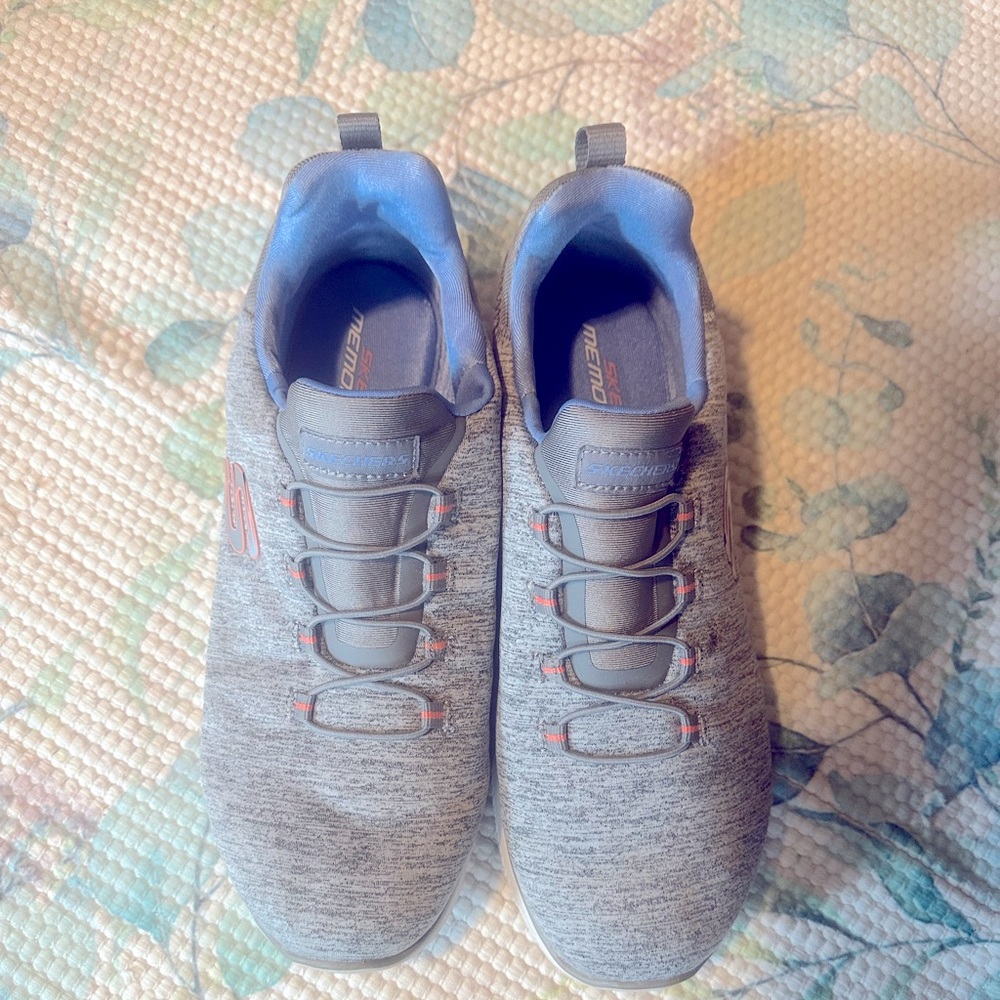 Sketcher’s Sneakers Ladies Size 8